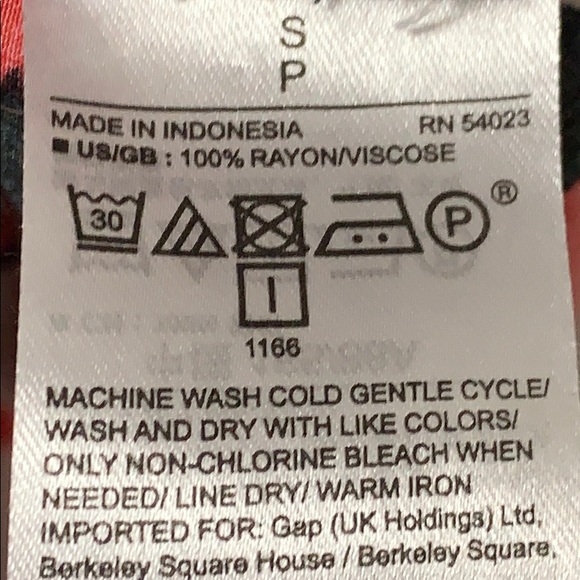 GAP V-neck Tank Top - Picture 4 of 4